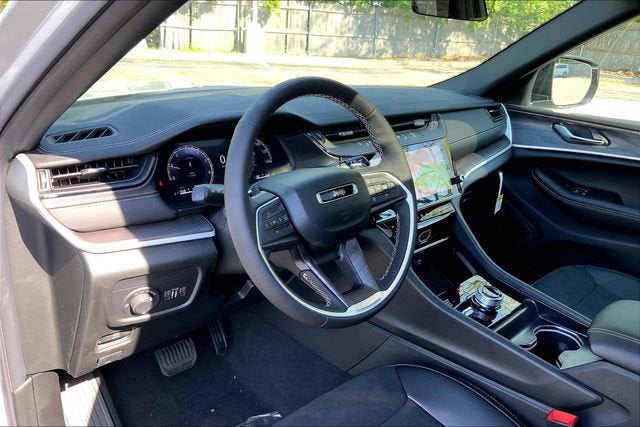 2026 Jeep Grand Cherokee L Laredo Altitude
