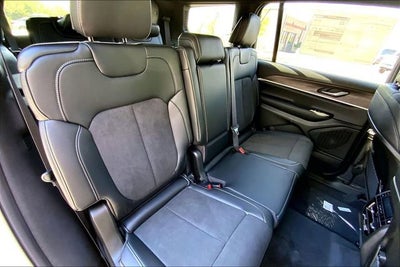 2026 Jeep Grand Cherokee L Laredo Altitude