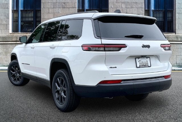 2027 Jeep Grand Cherokee L Laredo Altitude