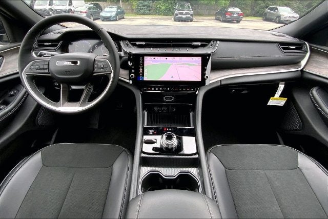 2027 Jeep Grand Cherokee L Laredo Altitude