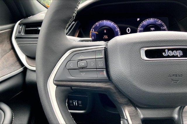 2027 Jeep Grand Cherokee L Laredo Altitude