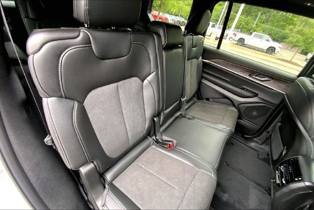 2027 Jeep Grand Cherokee L Laredo Altitude