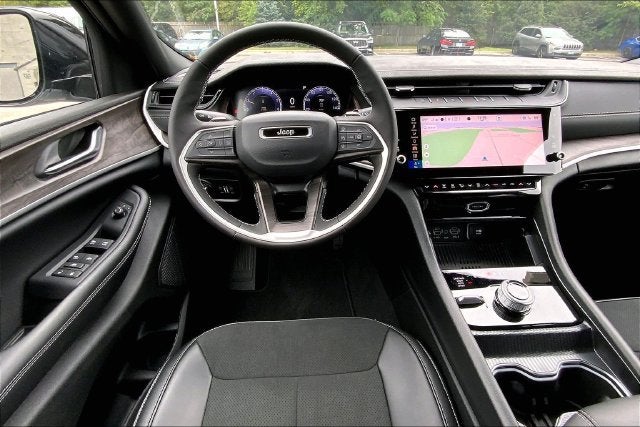 2027 Jeep Grand Cherokee L Laredo Altitude