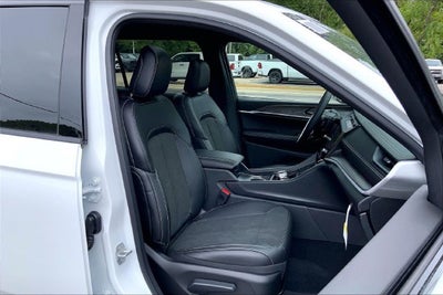 2027 Jeep Grand Cherokee L Laredo Altitude