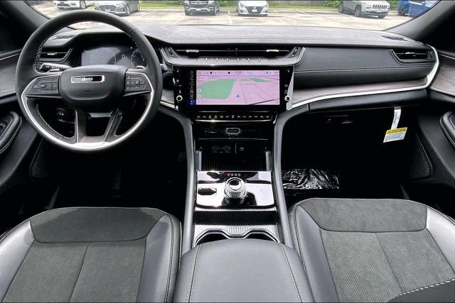 2026 Jeep Grand Cherokee L Laredo Altitude