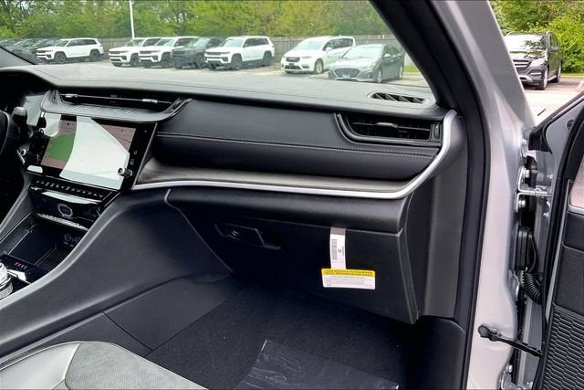 2026 Jeep Grand Cherokee L Laredo Altitude