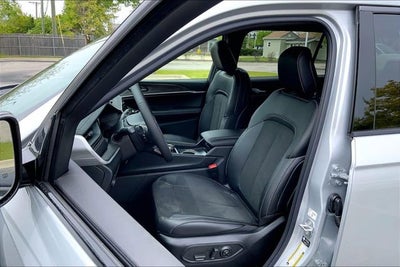 2026 Jeep Grand Cherokee L Laredo Altitude