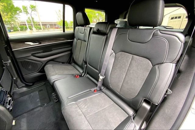 2026 Jeep Grand Cherokee L Laredo Altitude