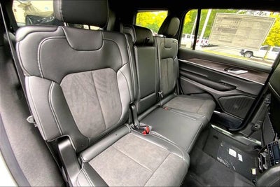 2026 Jeep Grand Cherokee L Laredo Altitude