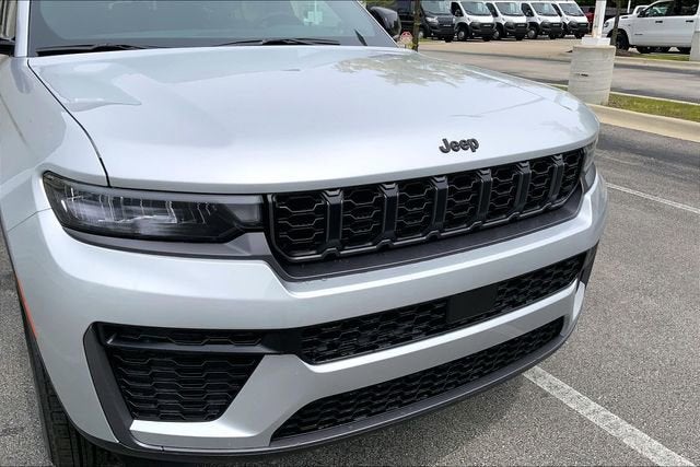 2026 Jeep Grand Cherokee L Laredo Altitude
