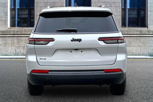 2026 Jeep Grand Cherokee L Laredo Altitude