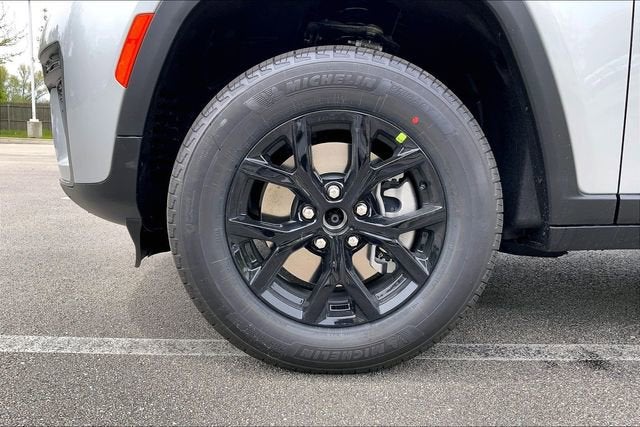 2026 Jeep Grand Cherokee L Laredo Altitude