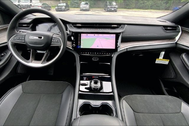 2027 Jeep Grand Cherokee L Laredo Altitude