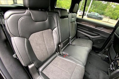 2027 Jeep Grand Cherokee L Laredo Altitude