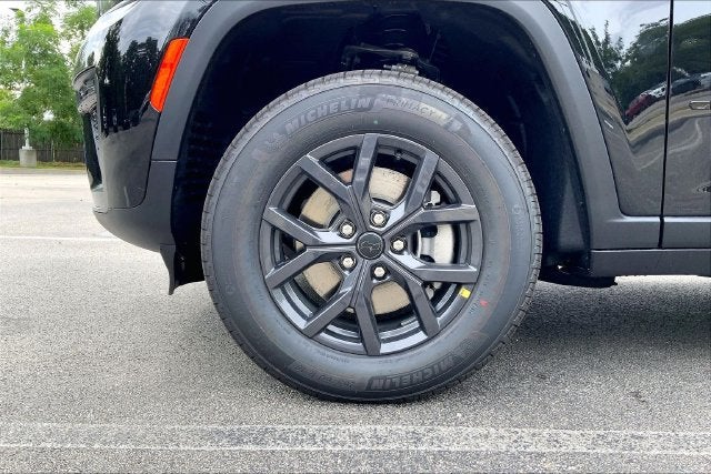 2027 Jeep Grand Cherokee L Laredo Altitude