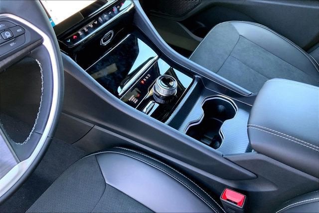 2026 Jeep Grand Cherokee L Laredo Altitude