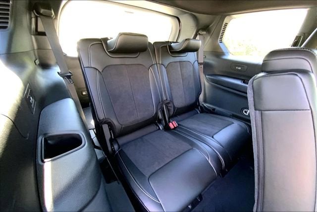 2026 Jeep Grand Cherokee L Laredo Altitude