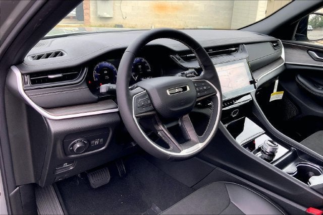 2027 Jeep Grand Cherokee L Laredo Altitude