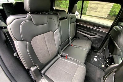 2027 Jeep Grand Cherokee L Laredo Altitude