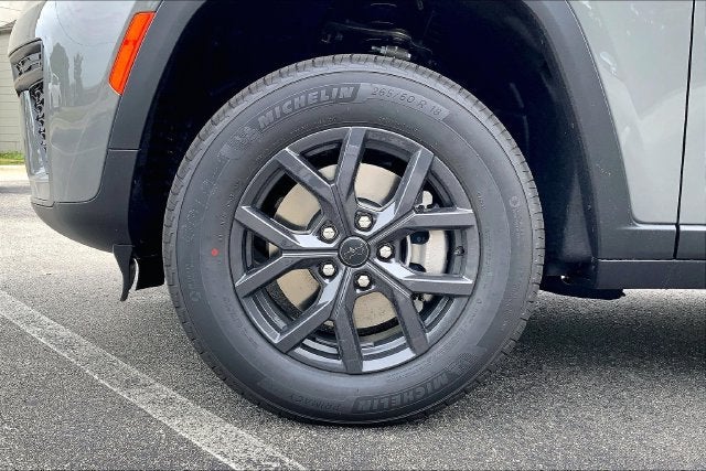 2027 Jeep Grand Cherokee L Laredo Altitude