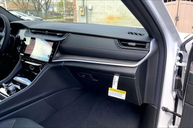 2026 Jeep Grand Cherokee L Laredo Altitude