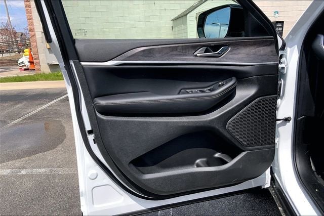 2026 Jeep Grand Cherokee L Laredo Altitude