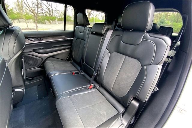 2026 Jeep Grand Cherokee L Laredo Altitude