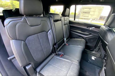 2026 Jeep Grand Cherokee L Laredo Altitude