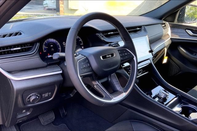2026 Jeep Grand Cherokee L Laredo Altitude