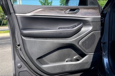 2026 Jeep Grand Cherokee L Laredo Altitude