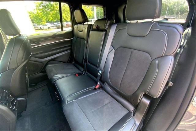 2026 Jeep Grand Cherokee L Laredo Altitude