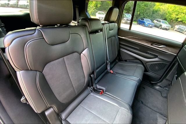 2026 Jeep Grand Cherokee L Laredo Altitude