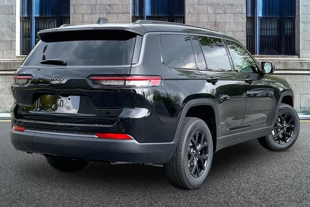 2026 Jeep Grand Cherokee L Laredo Altitude