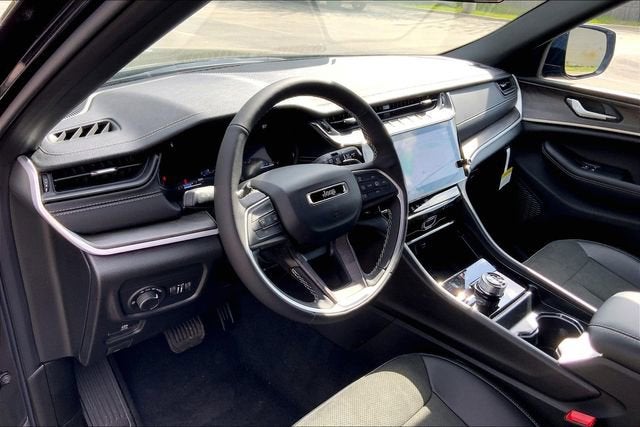 2026 Jeep Grand Cherokee L Laredo Altitude