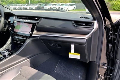 2026 Jeep Grand Cherokee L Laredo Altitude