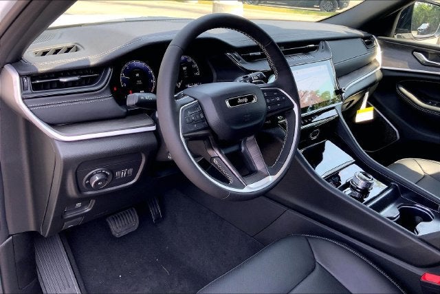 2027 Jeep Grand Cherokee L Limited Reserve