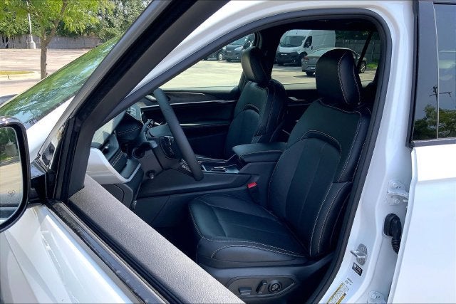 2027 Jeep Grand Cherokee L Limited Reserve