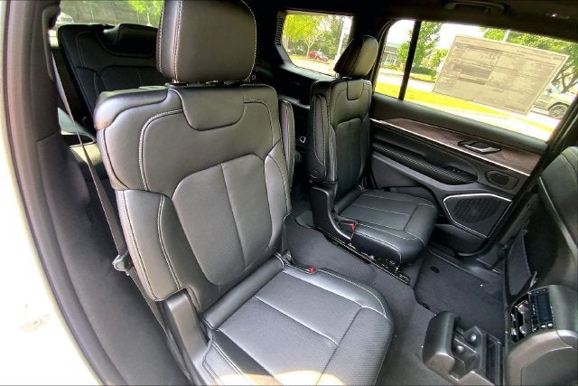 2027 Jeep Grand Cherokee L Limited Reserve