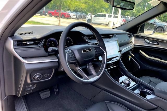 2027 Jeep Grand Cherokee L Limited Reserve