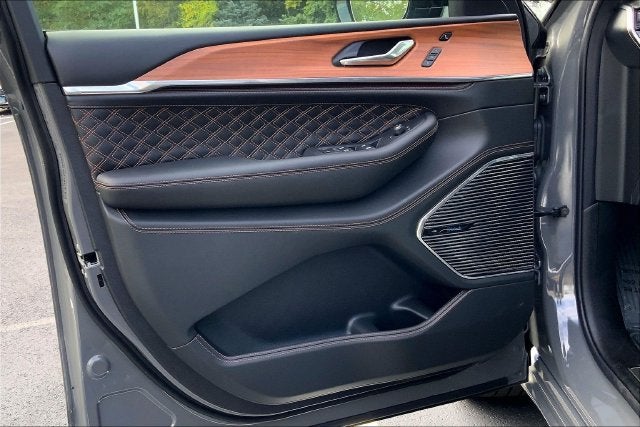 2027 Jeep Grand Cherokee L Summit