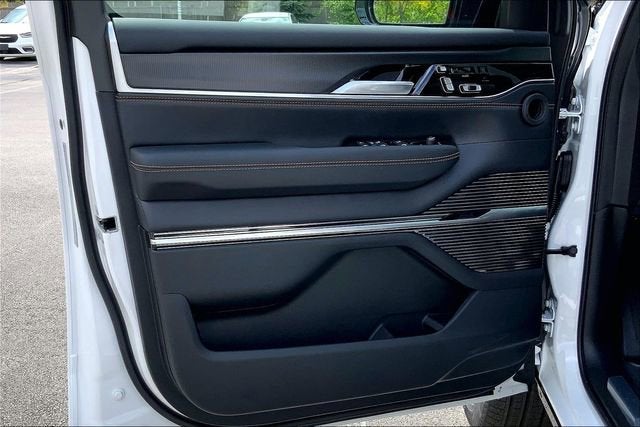 2026 Jeep Grand Wagoneer L Summit Reserve