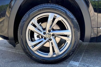 2024 Volkswagen Atlas Cross Sport 2.0T SEL R-Line