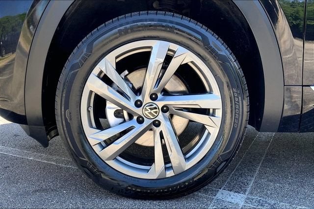 2024 Volkswagen Atlas Cross Sport 2.0T SEL R-Line