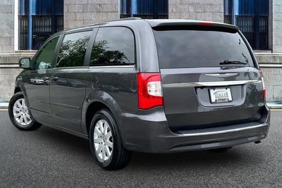 2015 Chrysler Town & Country LX