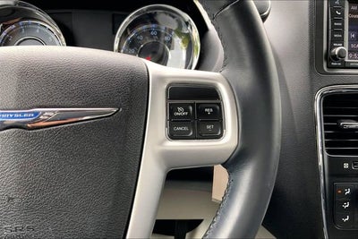 2015 Chrysler Town & Country LX
