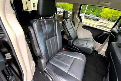 2015 Chrysler Town & Country LX