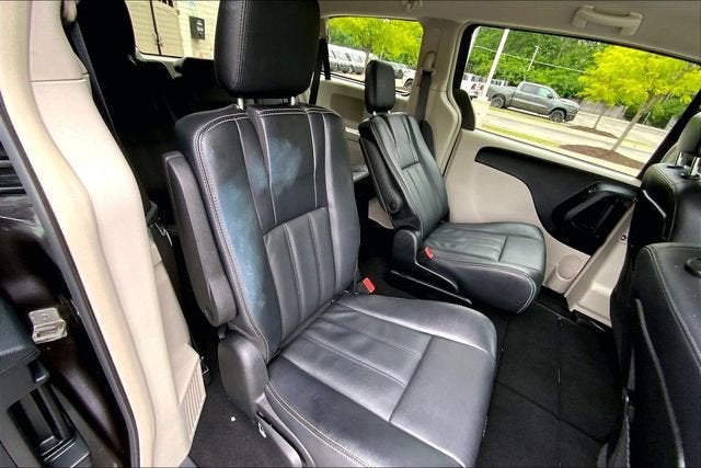 2015 Chrysler Town & Country LX