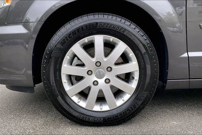 2015 Chrysler Town & Country LX
