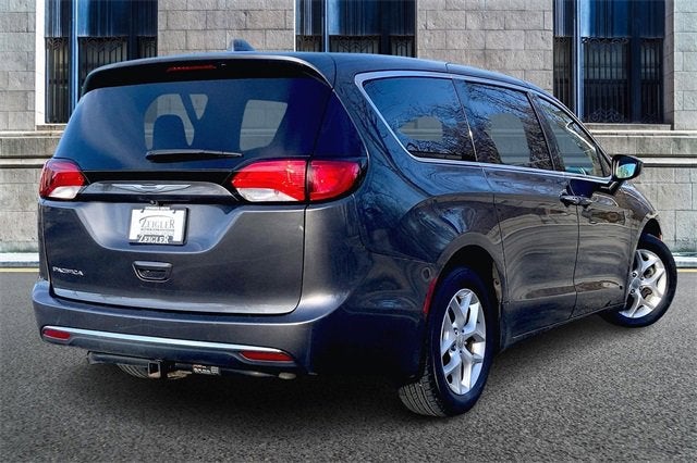 2017 Chrysler Pacifica Touring Plus