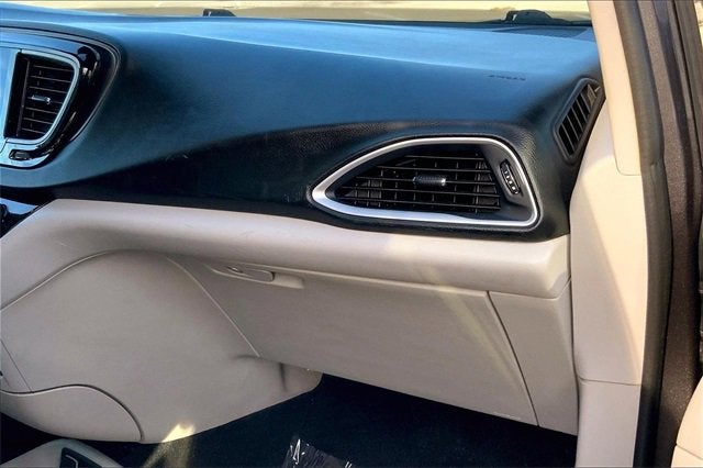 2017 Chrysler Pacifica Touring Plus